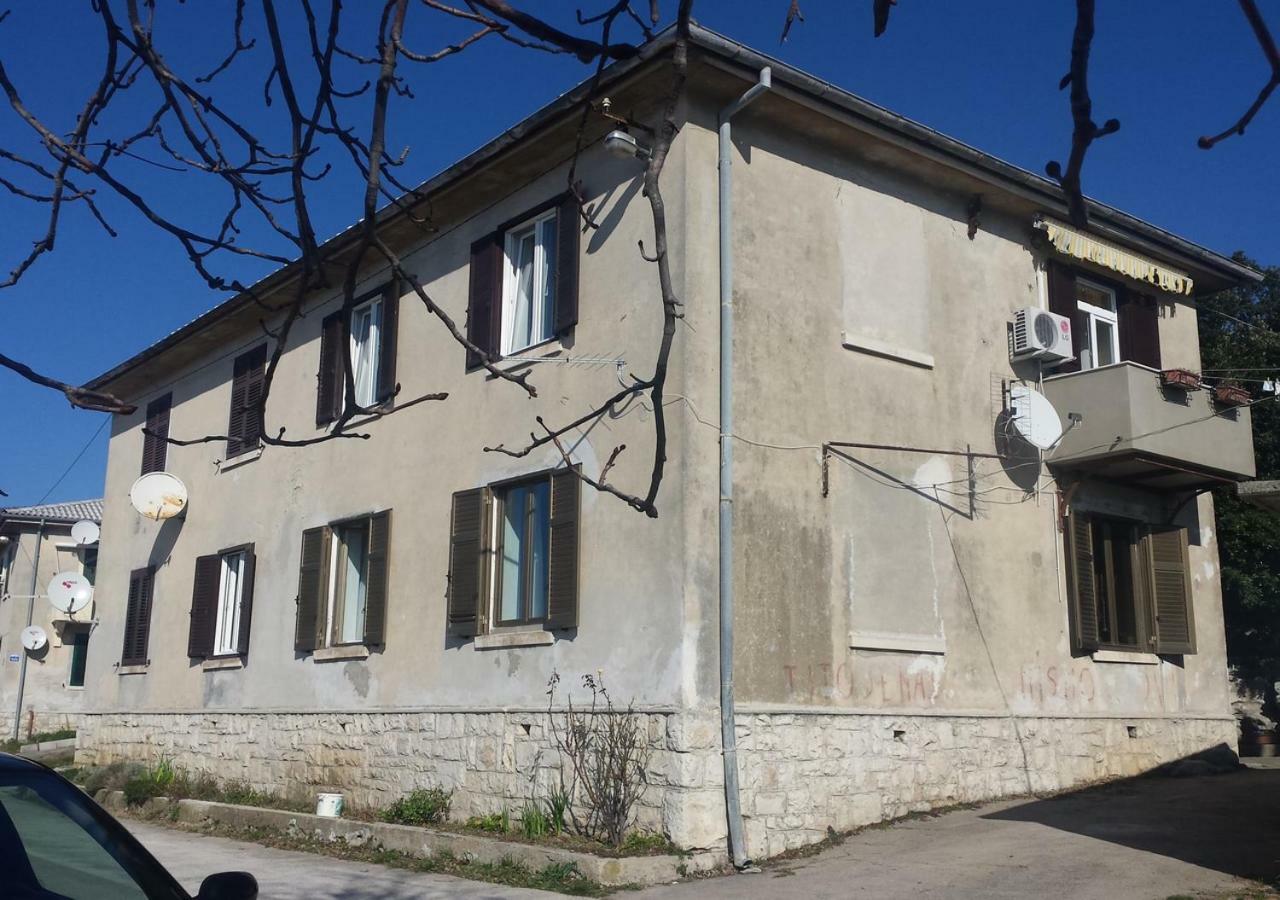 Apartment Dobric Koromačno Exterior foto
